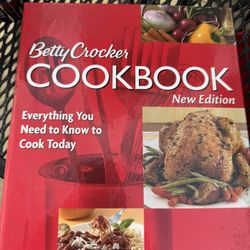 Pre-Owned Betty Crocker Cookbook: Everything You Need to Know to Cook Today