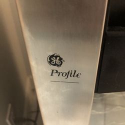 Wine refrigerator   Like new