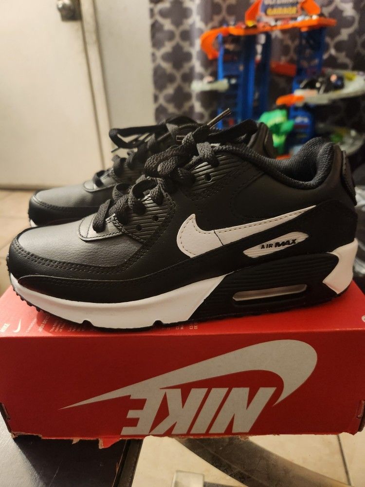 Nike Air Max 90 NEW