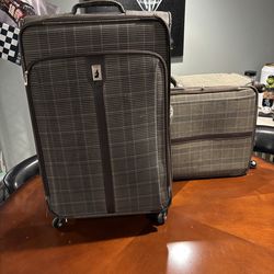 London Fog suitcases (2) 28” expandable spinner on wheels