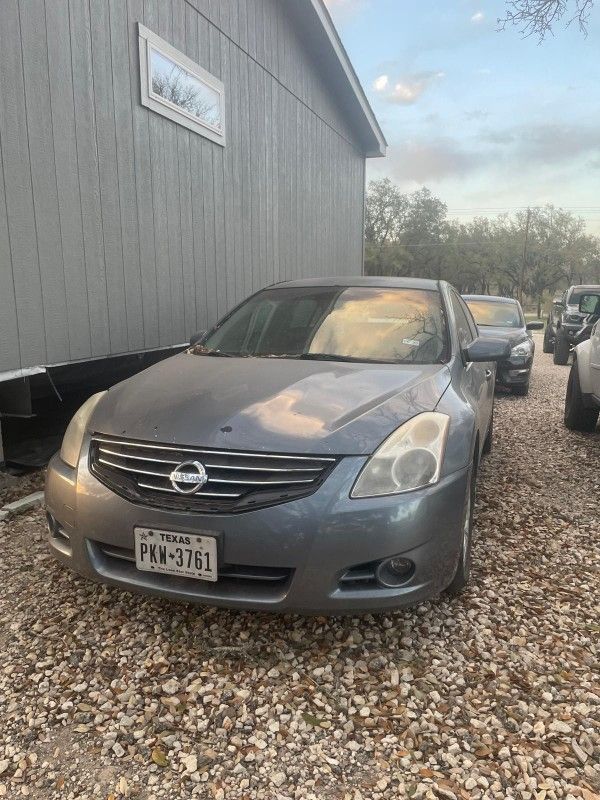 Nissan Altima 2012