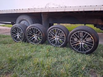 Porsche wheels and tires