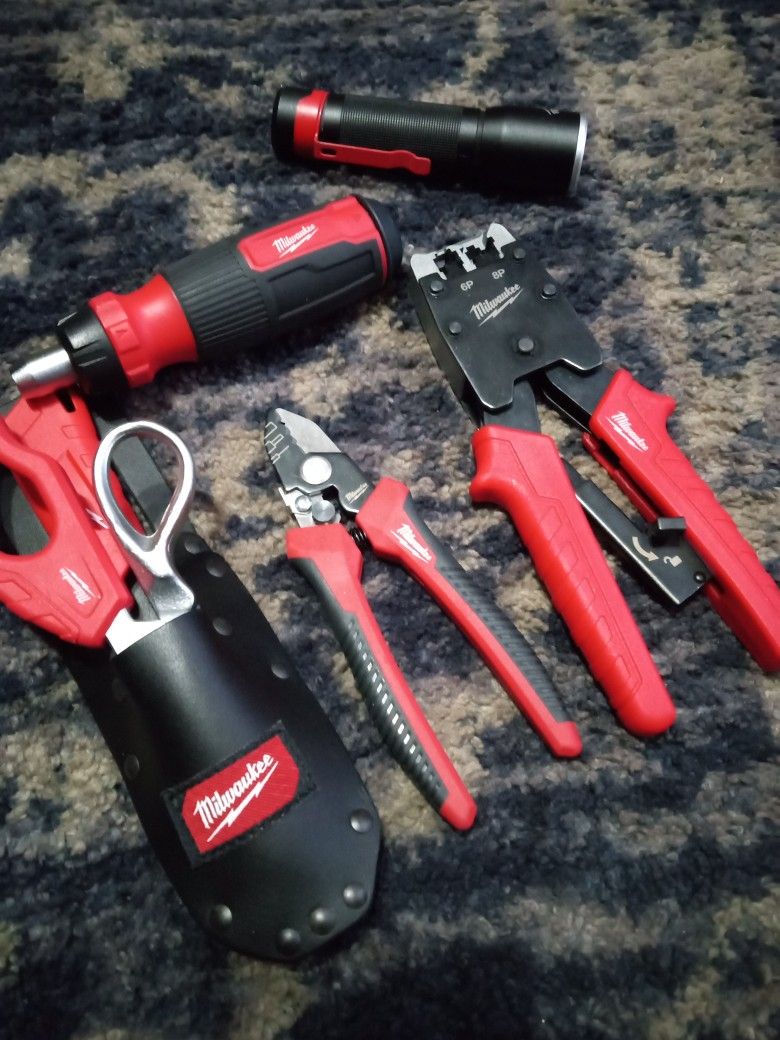 Milwaukee Electrician's Bundle!!!