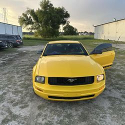2005 Ford Mustang 