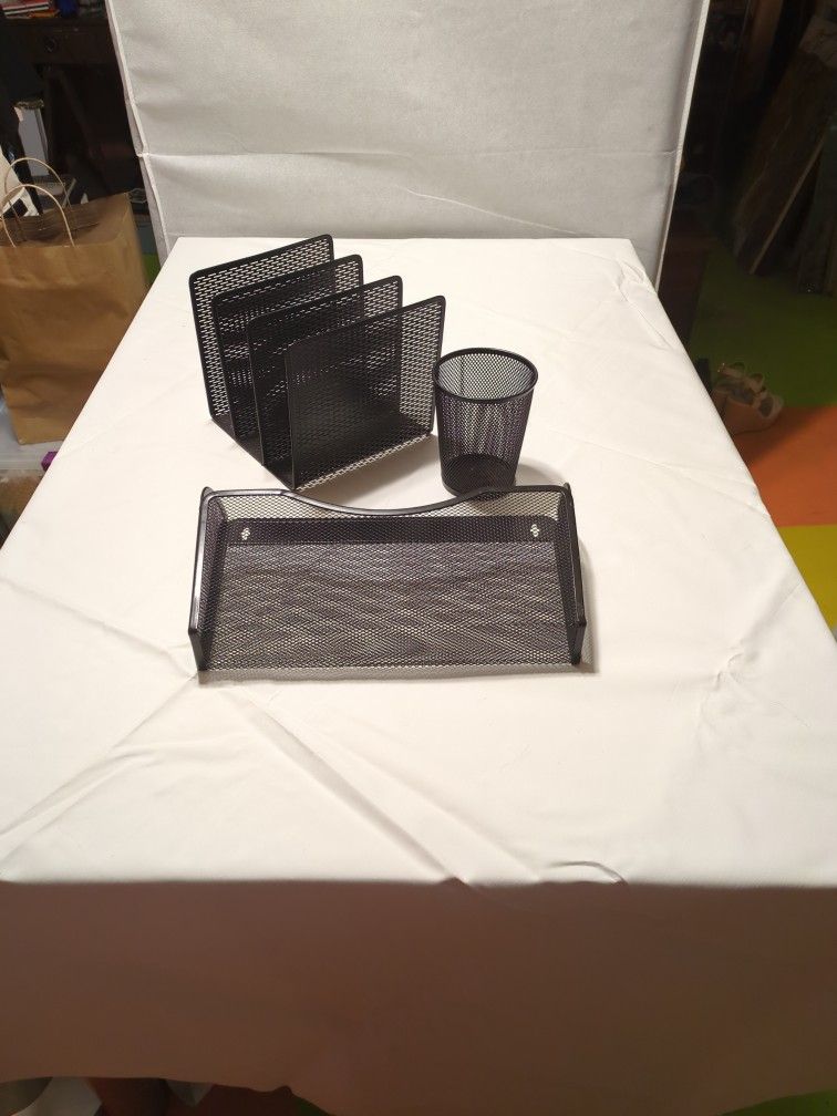 Office Desk Set Black Wire Mess