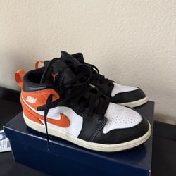 Jordan 1 Mid