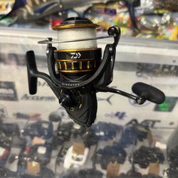 Like New Daiwa BG 4009 With Clean Line. Ready To fish. Salt Water Fishing Reel. 
