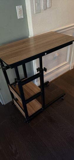 Cart/desk adjustable
