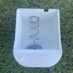 LG 5074JA1054 Genuine OEM Ice Maker Assembly PREOWNED good shape. Needs to be cleaned.