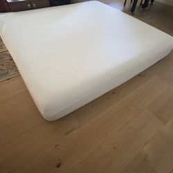 Casper Wave KING SIZE Mattress- guest bedroom -excellent condition