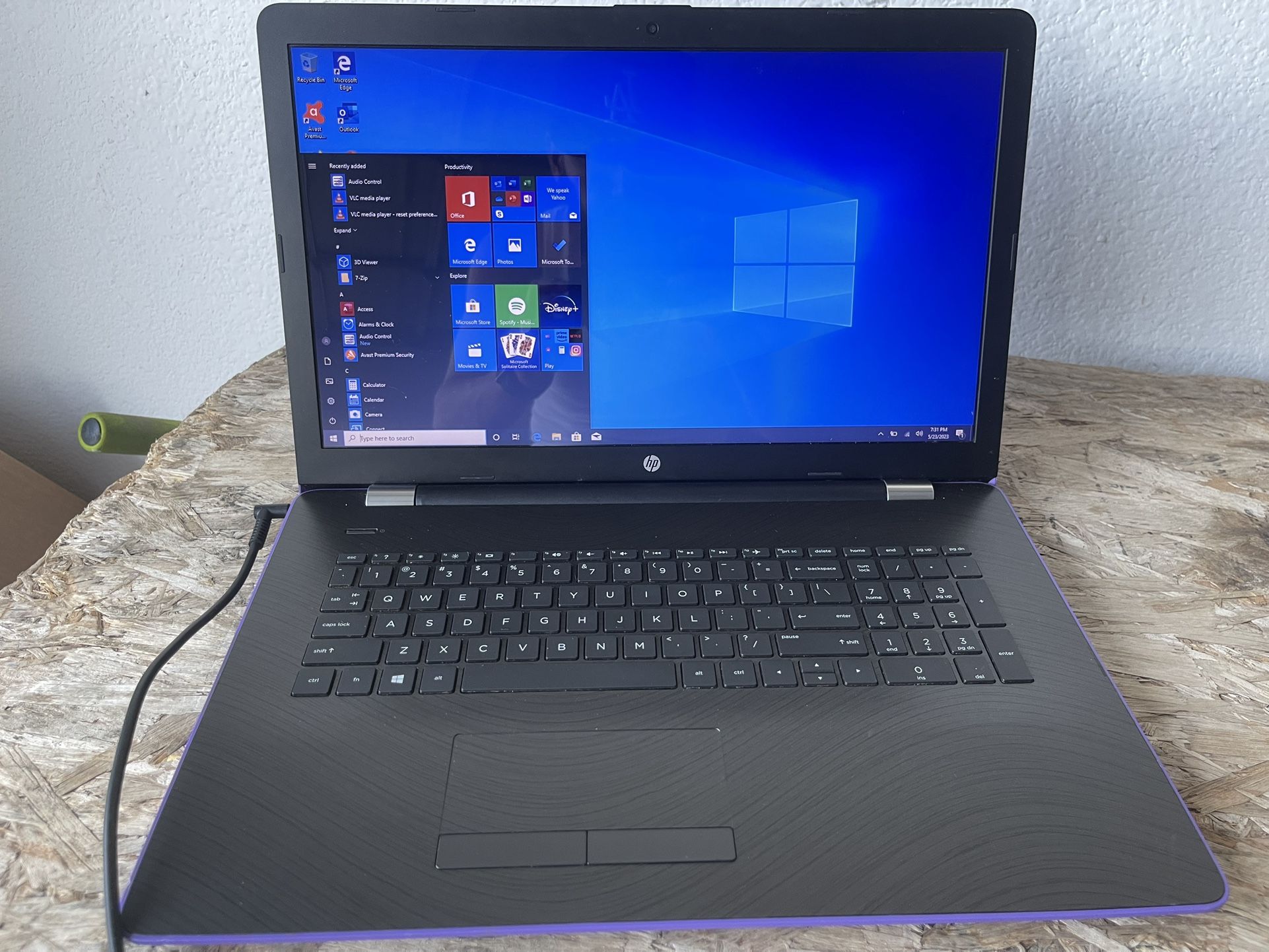 Big Hp Laptop Purple. 17 Inch Touchscreen