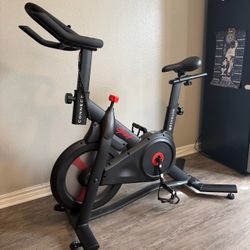 Great Condition- Echelon Connect Sport Indoor Cycling Exercise Bike