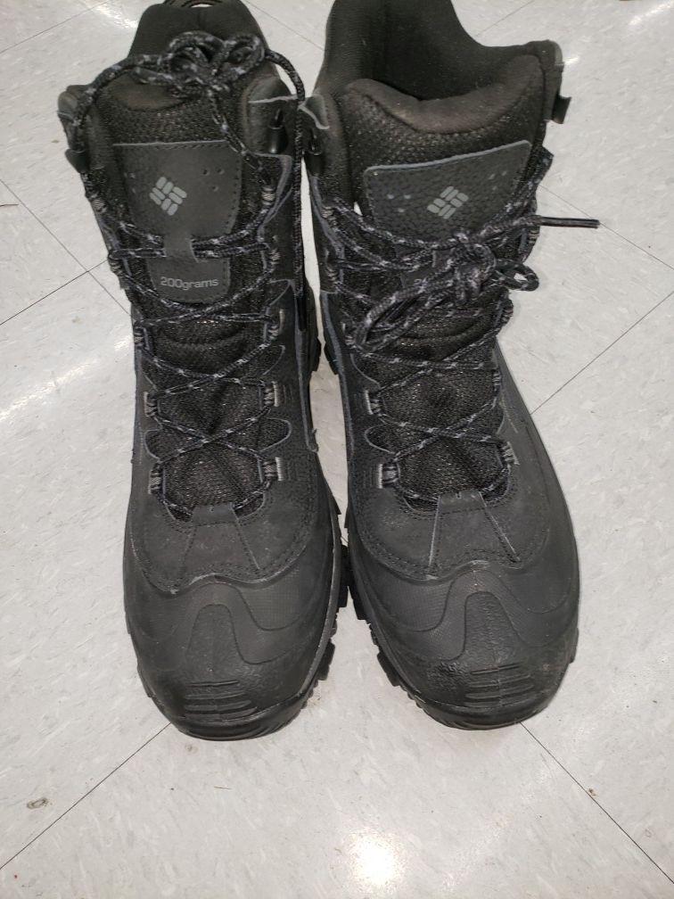 boots columbia ready for work in very good condition.size 10