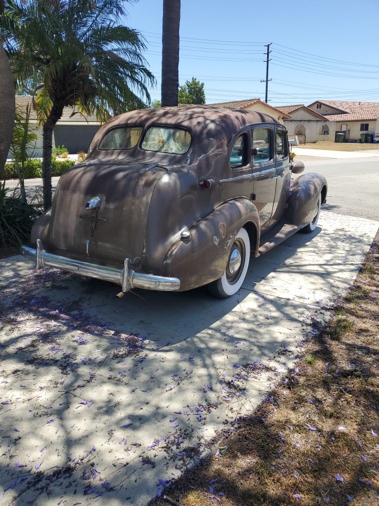 1937 Oldsmobile 4dr 6cylinder