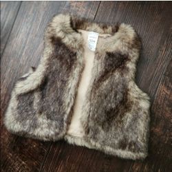 Girl's 12 Months Faux Fur Vest, Size 12 Months SO CUTE!