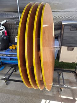 5 Round Tables with a Unbrella Hole