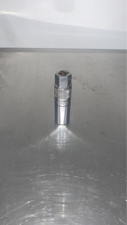 Snap on spark plug socket