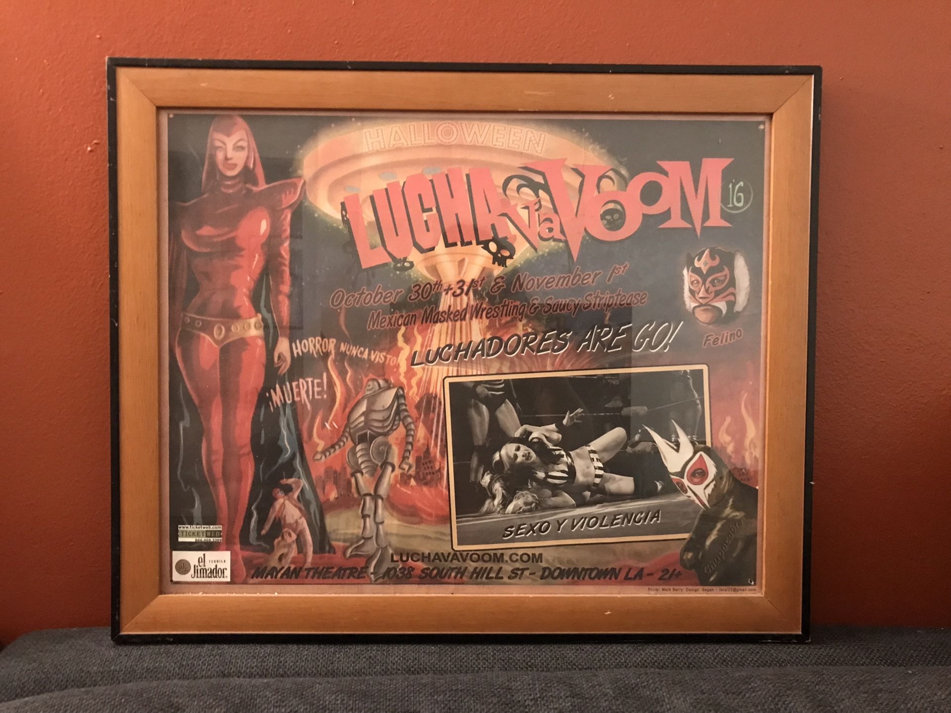 Lucha vaVoom Framed Poster