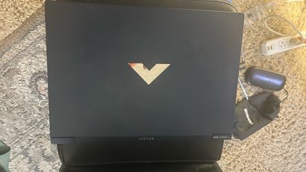 HP VICTUS GAMING LAPTOP- Barely used- 15-fa0033dx