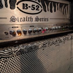 B52 Stealth Series 100W 4 x 12 Tube Amp With Solid State 