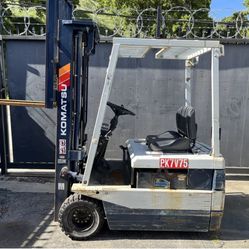 1986 Komatus Electric Forklift With Charger.