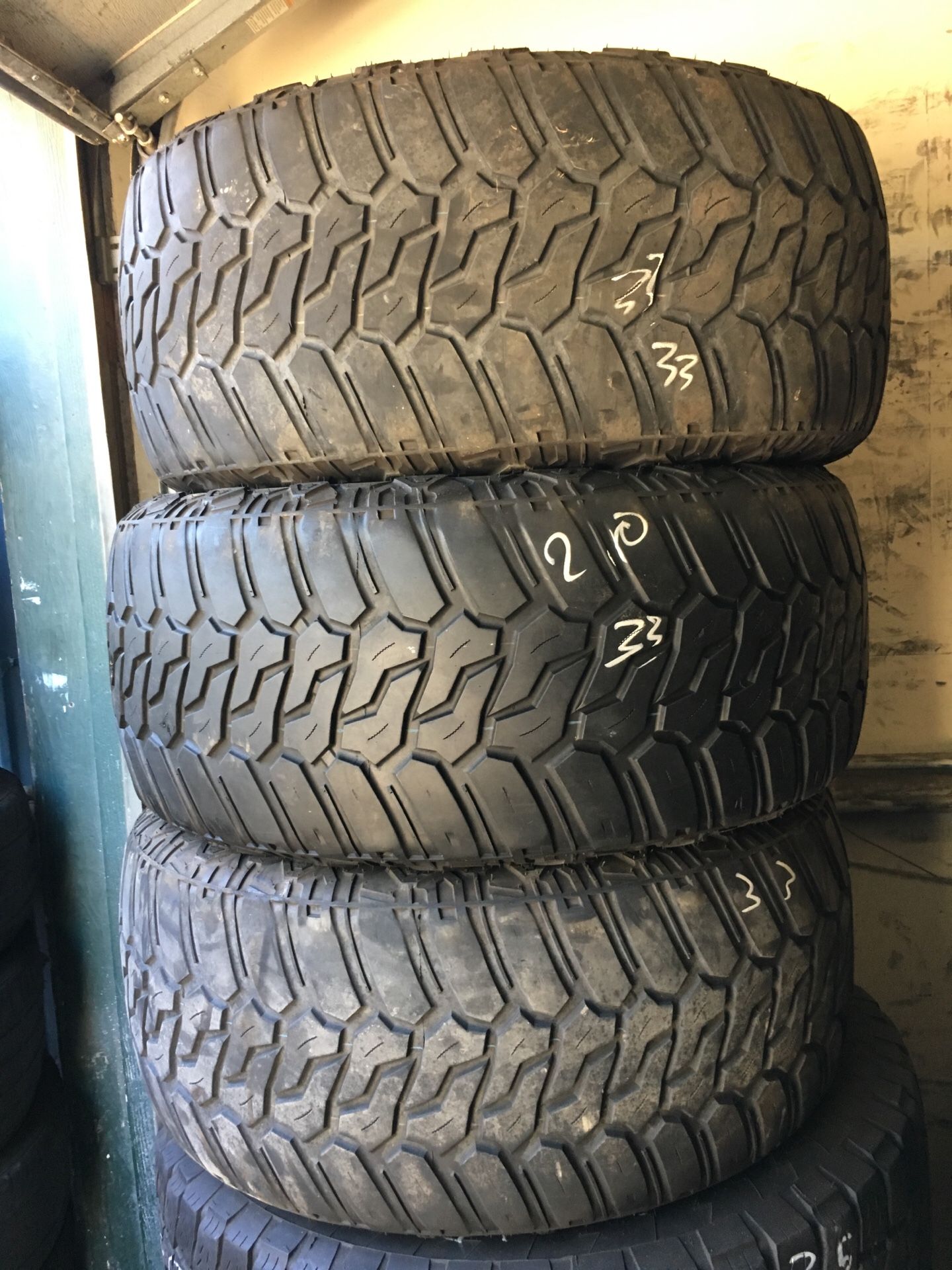 35x22.50R20 3 tires M/T