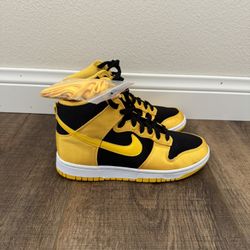 Nike Dunk High ( Womens Size 7.5 US )