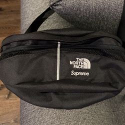 NorthFace Supreme Waist bag 