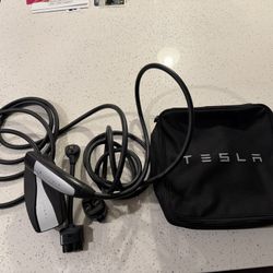 Tesla - Mobile Connector, Portable Electric vehicle NASC Charger 5-15