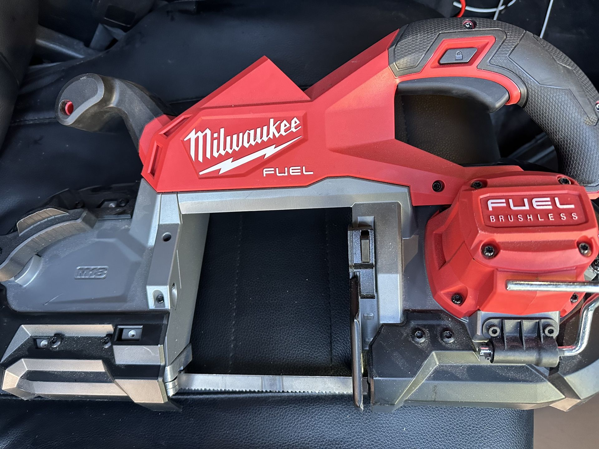 New Milwaukee Battery Bandsaw 5 Inch!!!!!