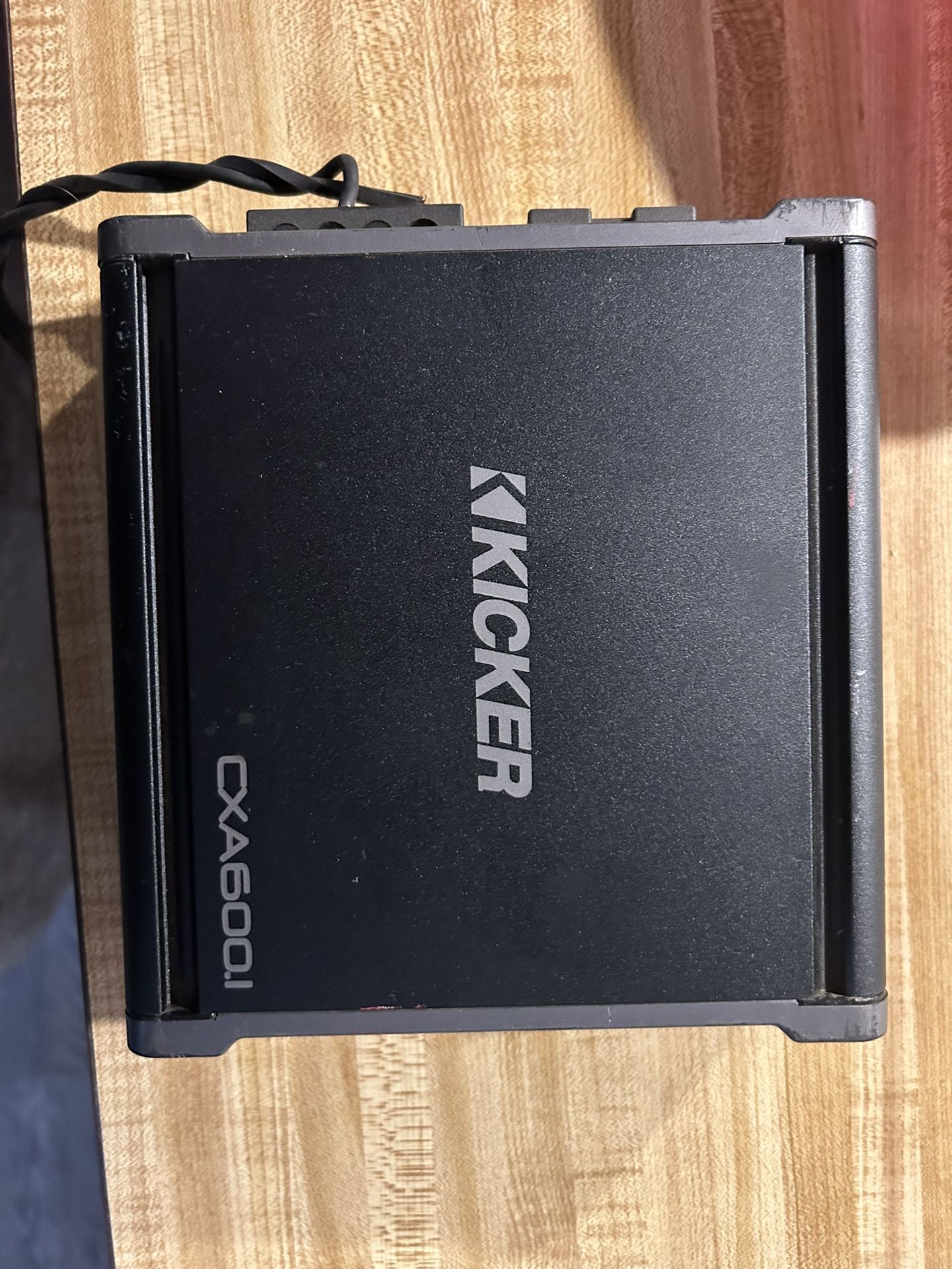 Kicker Amp