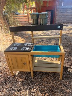 Kids Play Kitchen- Indoor or Outdoor