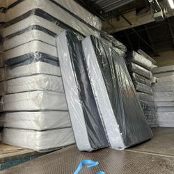 Brand New Queen Mattress Pillow Top 12"(Store Closeout Deal)