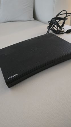 Samsung BD-J5700 Curved Blu-ray Player with Wi-Fi (2015 Model)