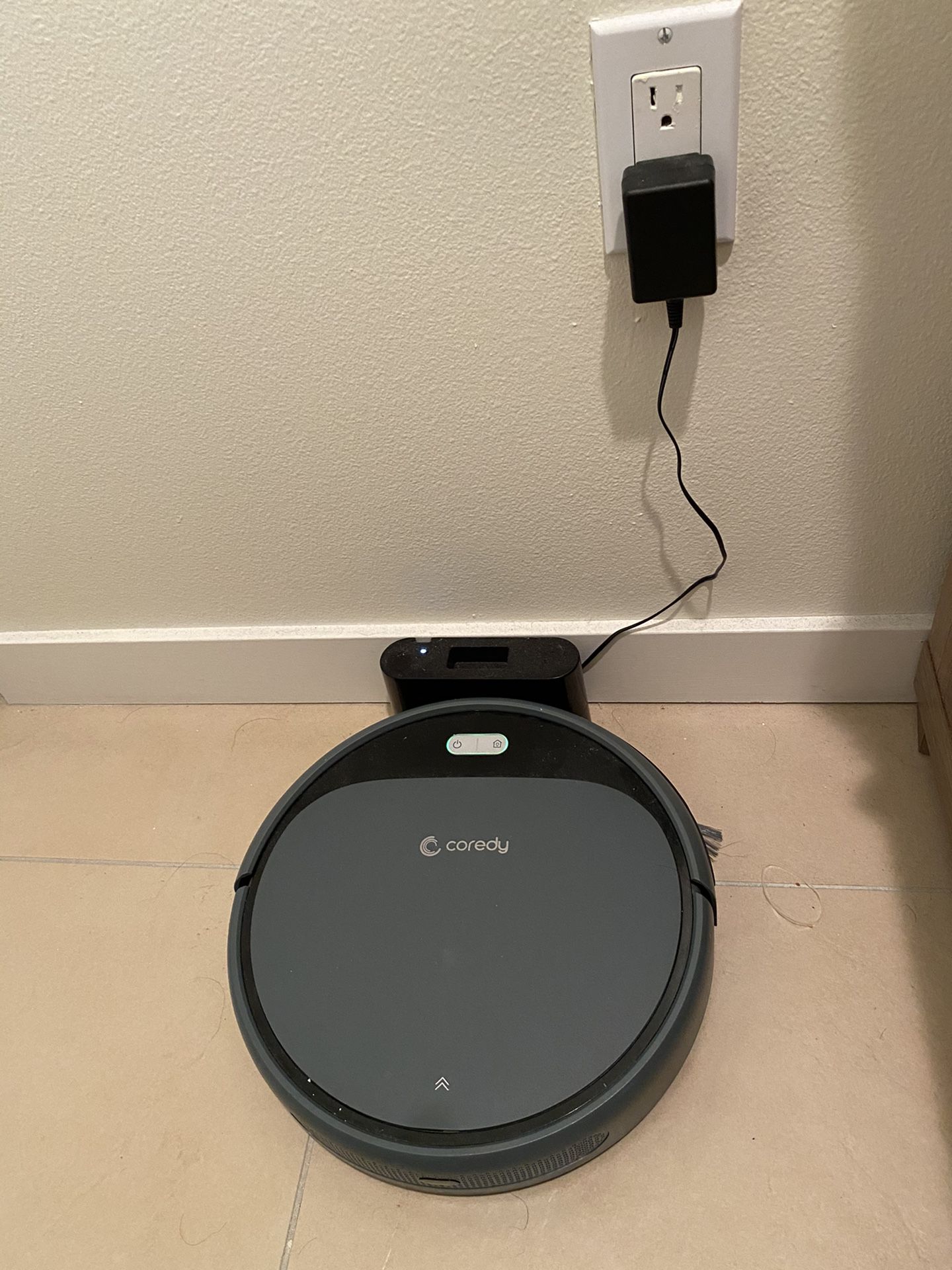 Coreby Coredy Robot Vacuum Cleaner- used less then 6 months, with original box and parts