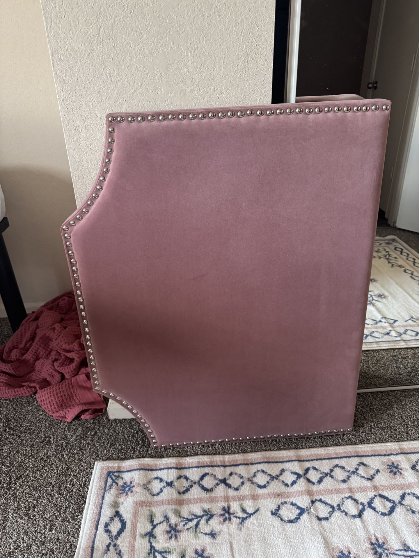 Twin or twin xl sturdy mauve headboard