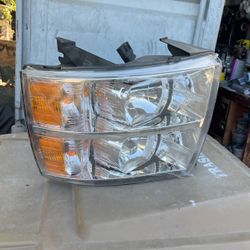 2007 Or 2008 Chevy Brand New Headlight 