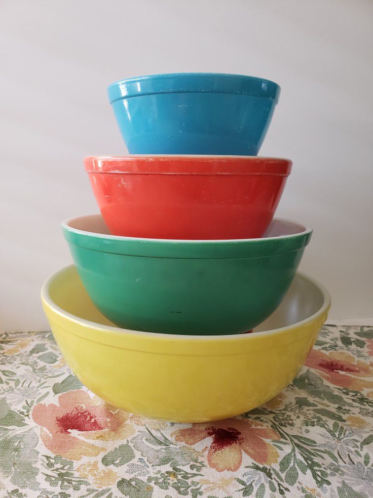 Vintage Pyrex Primary Colors Bowl Set