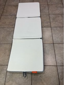 Twin memory foam foldable mattress