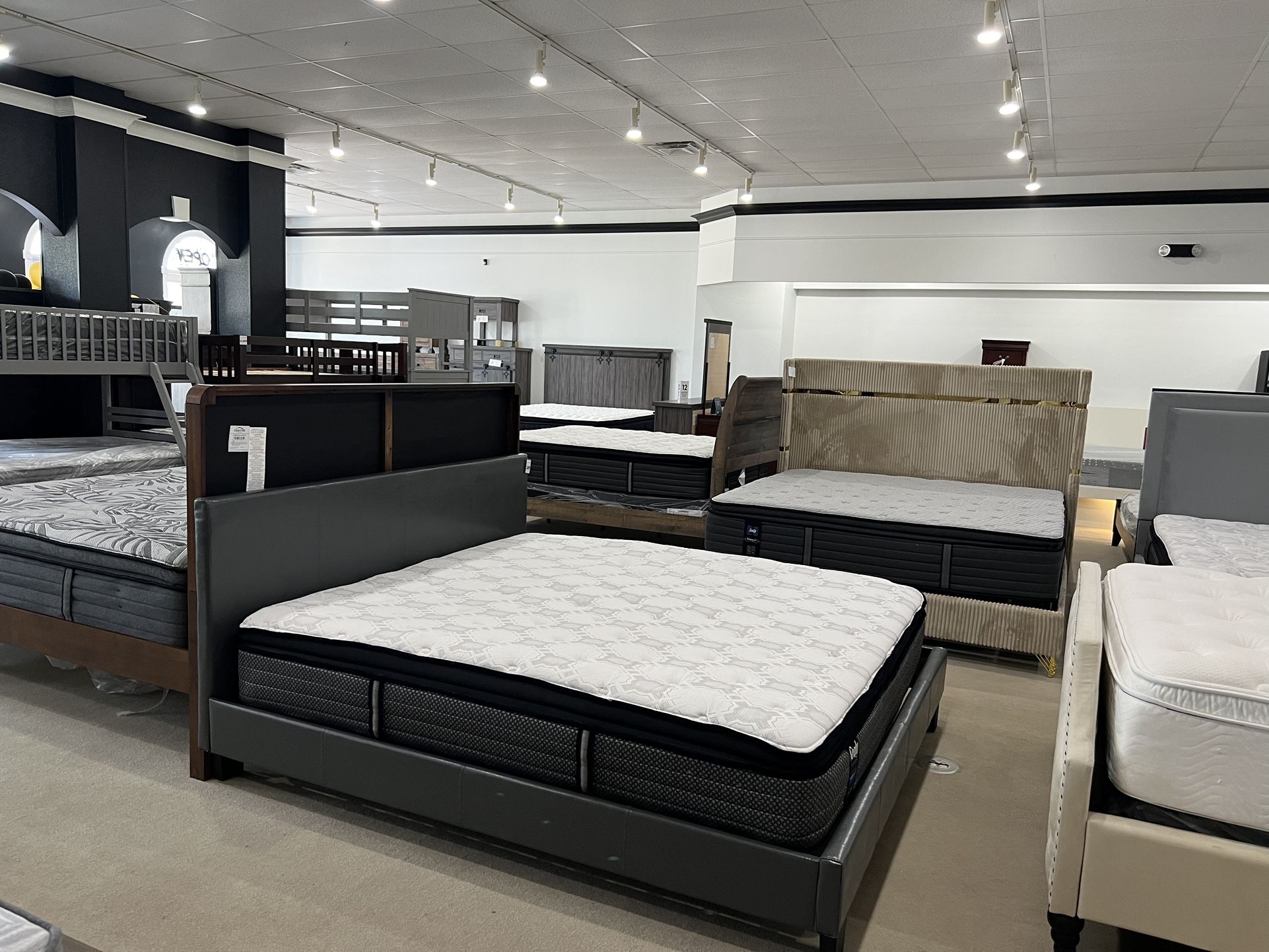 💤BACK TO SCHOOL!💤 King Mattresses $299.00!!