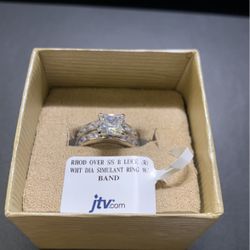 Size 7 Wedding Ring Set (never worn).  