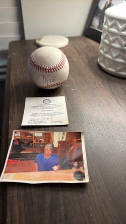 Autograph baseball