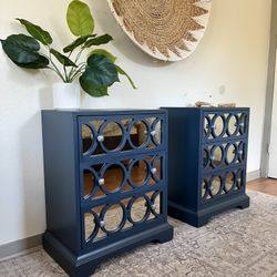 🪴Two Beautiful Deep Blue & Mirrored Nightstands! Delivery available! 👀