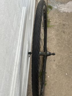 Giant Rear Bicycle Rim With 700x32c Tire, quick release