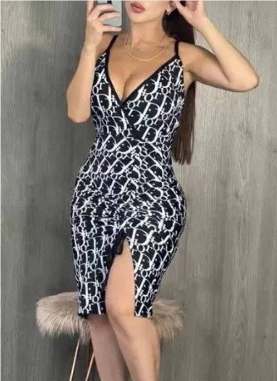 WOMEN'S ELEGANT DRESS SMALL OR MEDIUM AVAILABLE