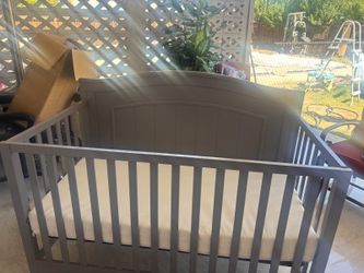 Crib + Mattress