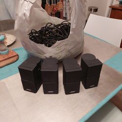 BOSE Mini Jewel Lot Of 4 Double Cube Speakers With Speaker Cables 


