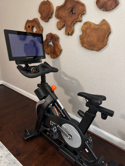 NordicTrack Commercial S22i Studio Cycle NTEX02121.9 in good condition