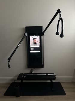 2022 Tonal Home Gym Excellent Condition with Full Accessory Kit - Chicago, IL