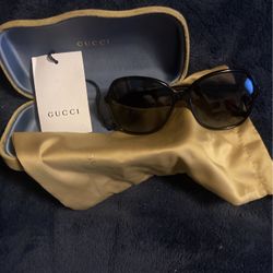 GUCCI sunglasses And case (silk Sleeve For Glasses Too)